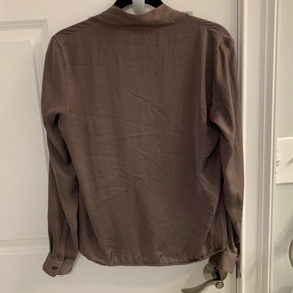 BANANA REPUBLIC • Dark Beige Blouse - Picture 5 of 9